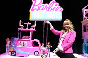  Barbie and Her Sisters: The Great کتے Adventure Dolls & Camper