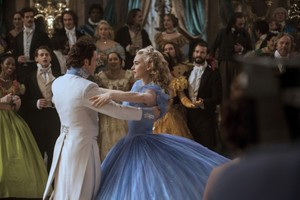  Cendrillon and Prince Charming dancing at the ball