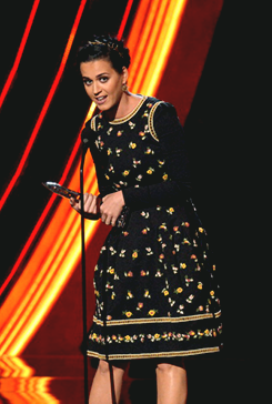  Katy at the 2013 People’s Choice Awards