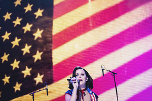  Katy performing at The Kids’ Inaugural 音乐会 - 01.19.2013