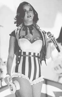  Katy performing at The Kids’ Inaugural konsiyerto - 01.19.2013