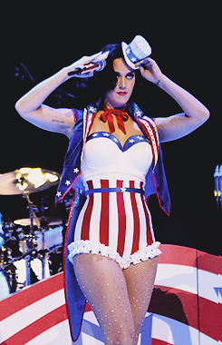  Katy performing at The Kids’ Inaugural 音乐会 - 01.19.2013
