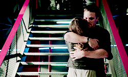 Laurel and Oliver hug