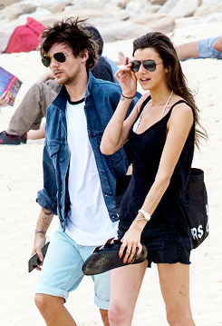  Louis and Eleanor at Bondi pantai