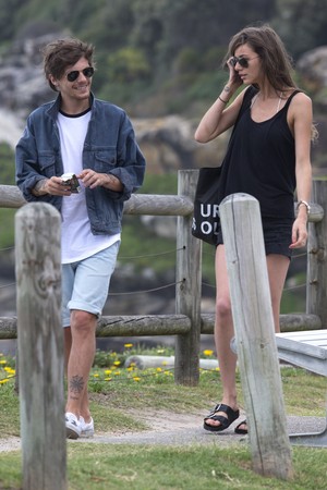  Louis and Eleanor at Bondi strand