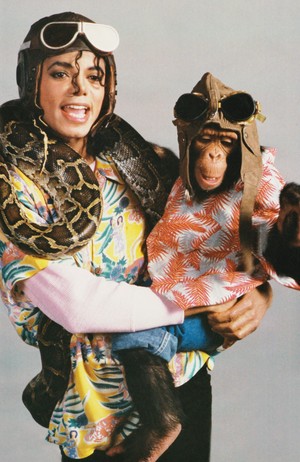  Michael Jackson - HQ Scan - ''Leave Me alone'' Photosession