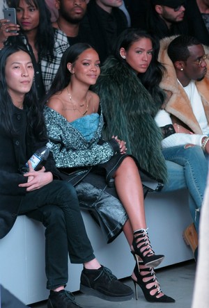  Rihanna at Adidas Originals x Kanye West YEEZY SEASON 1 fashion ipakita