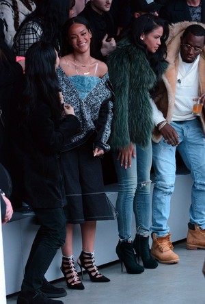  리한나 at Adidas Originals x Kanye West YEEZY SEASON 1 fashion show