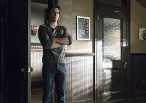 TVD "A Bird In A Gilded Cage" (6x17) promotional picture