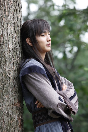  Yoo Seung Ho as Yeo Woon