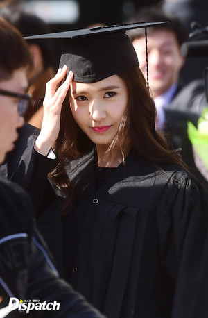  Yoona Dongguk universitas Graduation