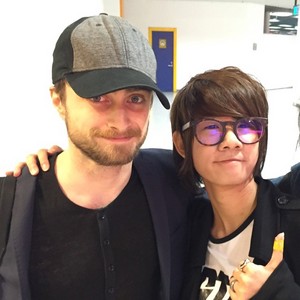  Daniel Radcliffe with a پرستار at The Venetian Macau China (Fb.com/DanieljacobRadcliffefanClub)