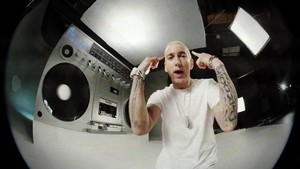 Eminem - Berzerk {Music Video}