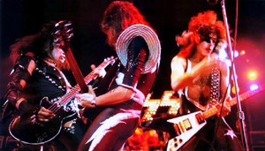  吻乐队（Kiss） 1976