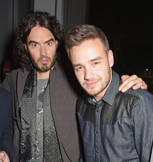  Liam attend a party hosted kwa Kevin Systrom and Jamie Oliver