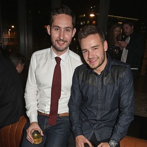  Liam attend a party hosted oleh Kevin Systrom and Jamie Oliver