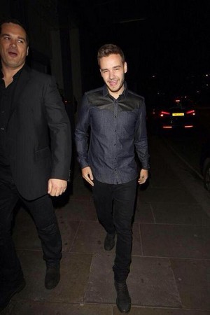  Liam attend a party hosted por Kevin Systrom and Jamie Oliver