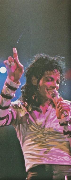  Michael Jackson - HQ Scan - Bad Tour