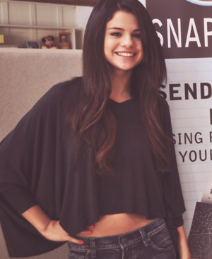  Selena Gomez (please fan) ツ