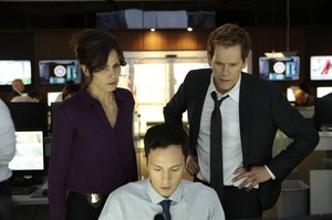  THE FOLLOWING PROMOTIONAL 照片 3x02 BOXED IN