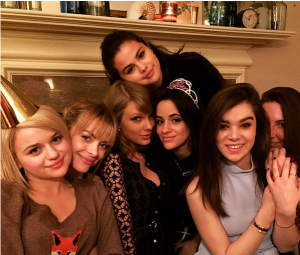  Taylor rápido, swift And Selena Gomez Have Adopted A New Celebrity Pal