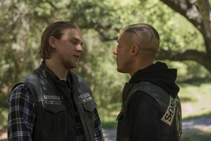  Theo Rossi as jus in Sons of Anarchy - Salvage