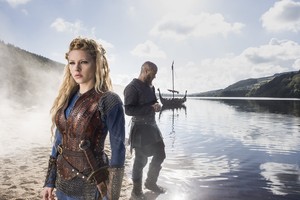  Vikings Lagertha and Ragnar Lothbrok Season 3 Official Picture