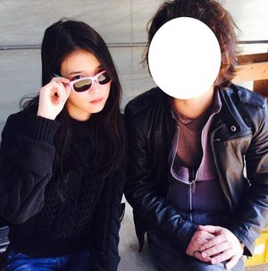  150328 IU‬ went to a fresa farm with her dad.