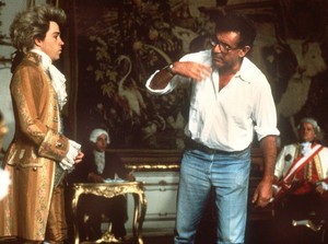  Behind the scenes - Milos Forman directing Ton Hulce