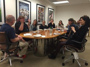  Cassandra Clare meets with the 'Shadowhunters' showrunners