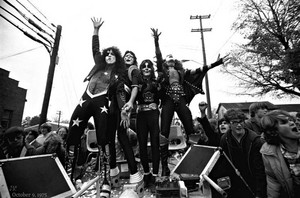  吻乐队（Kiss） ~Cadillac High School…Cadillac Michigan ~October 9, 1975