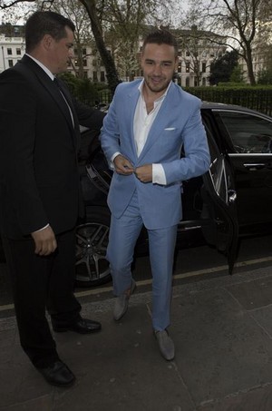  Liam arriving Bloomsbury Ballroom