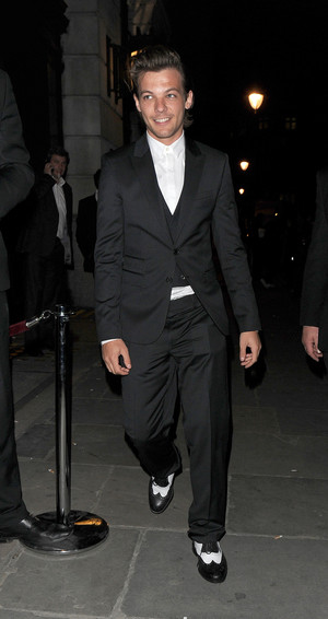  Louis leaving Bloomsbury Ballroom