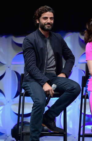  Oscar Isaac at The звезда Wars Celebration