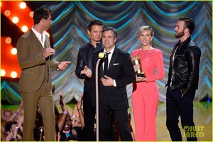  Robert Downey, Jr. at 音乐电视 Movie Awards 2015 - Watch Now!
