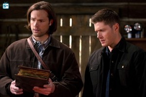  Supernatural - Episode 10.18 - Book Of The Damned - Promo Pics