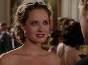  The Royals// Unmask her beauty to the moon 1x05