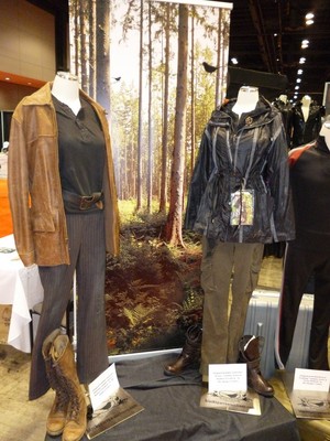  Costumes District 12