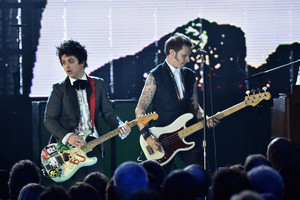  Green día Performing On Stage @ the 30th Annual Rock And Roll Hall Of Fame Induction Ceremony