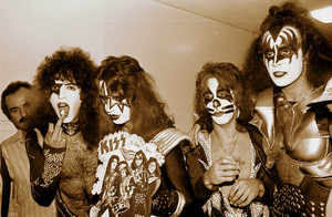  Kiss 1976
