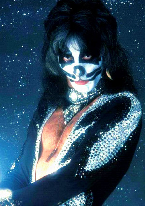  吻乐队（Kiss） ~April 9, 1976