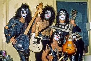 KISS ~Dressed to Kill tour…Beacon Theater NYC ~March 21, 1975