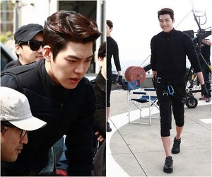  Kim Woo Bin Brings His Quick Thinking and Action Skills to the Set of New CF