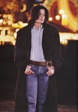 Michael Jackson - HQ Scan - Vibe Magazine Photoshoot (2002)