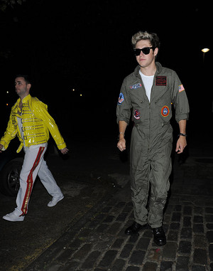  Niall leaving Laura Whitmore’s party