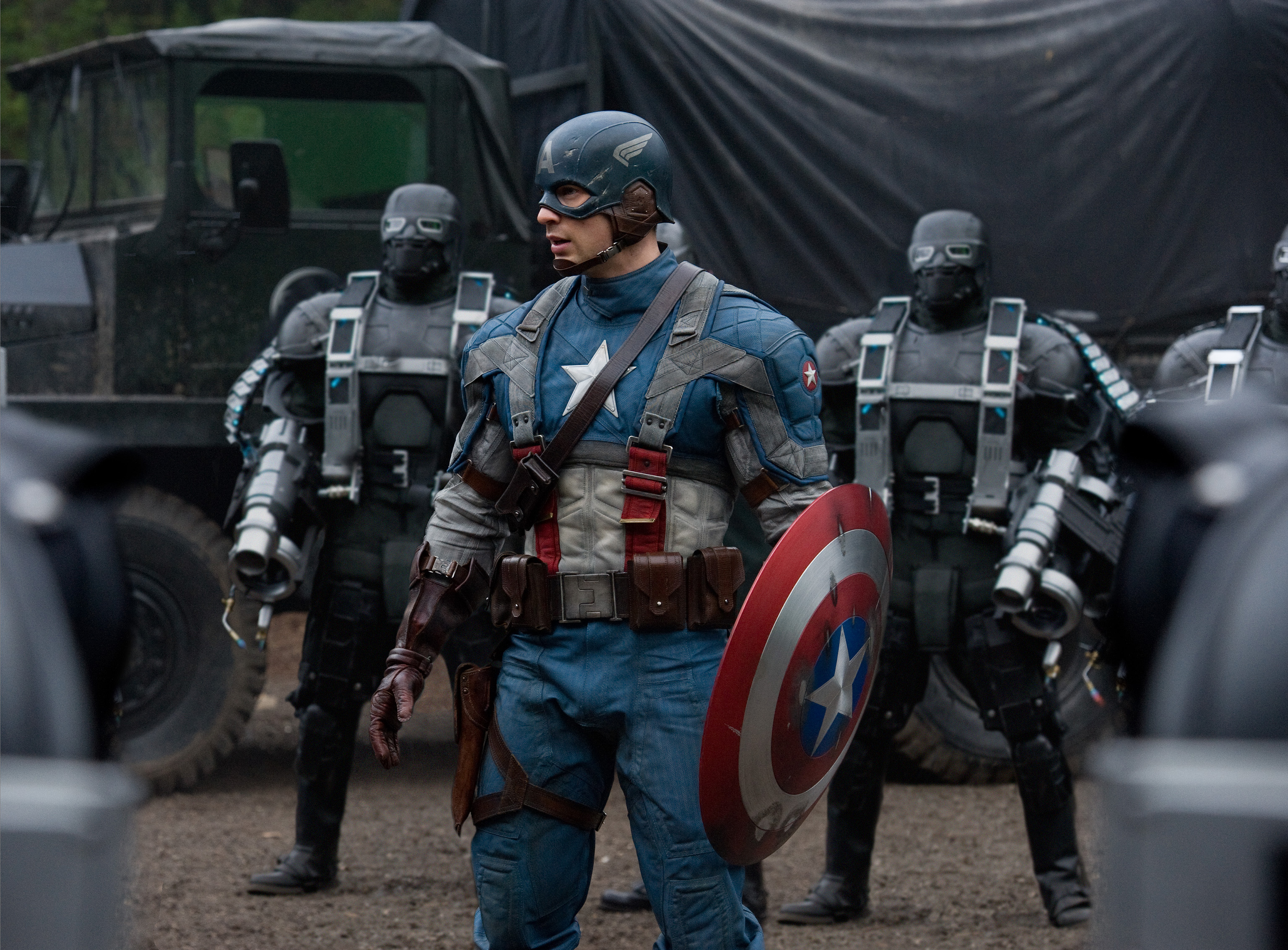 Steve fighting Hydra - Captain America : The First Avenger