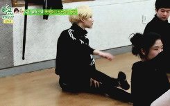  Funny Taemin Stretching Gif - I am going to school JTBC 2015
