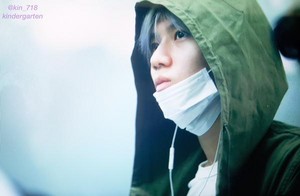  Taemin with Silver tolet, violet Hair on the way to Brazil 2015