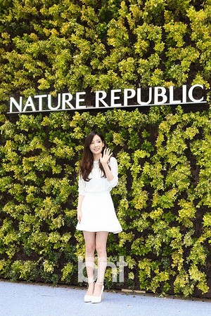  Taeyeon at Nature Republic