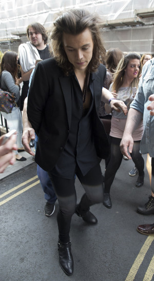  Harry Leaving his hotel in ロンドン